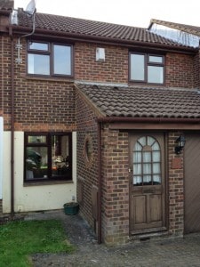 Rosewood out/white in PVCu Liniar profile windows